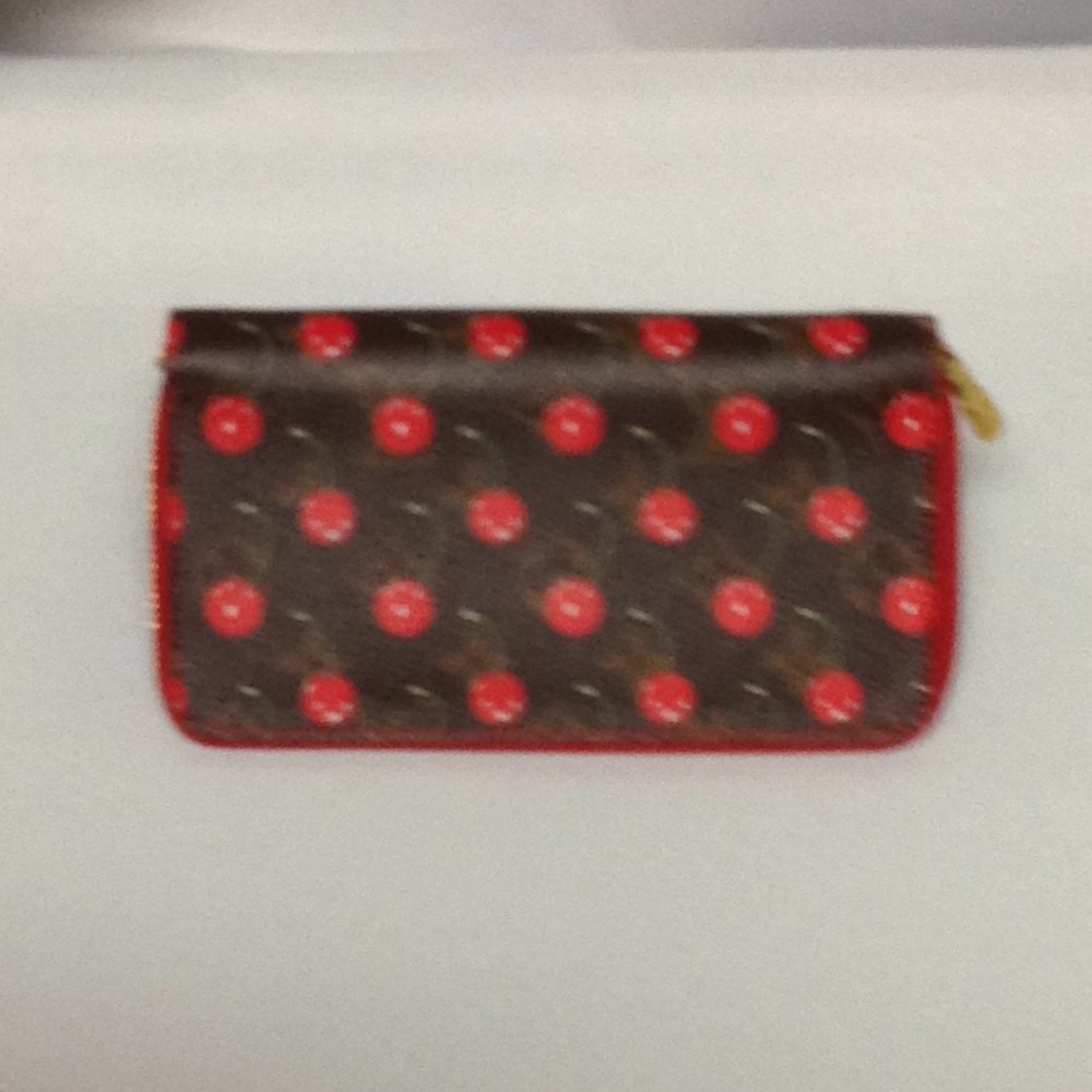 Fashion ladies wallets.